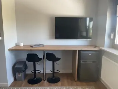 Kuchnia lub aneks kuchenny w obiekcie Noclegi Budomas Wrocław-Szymanów ParkigFree SmartTv
