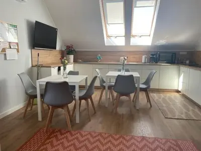 Kuchnia lub aneks kuchenny w obiekcie Noclegi Budomas Wrocław-Szymanów ParkigFree SmartTv