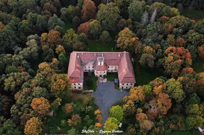 Widok z lotu ptaka na obiekt Domki Hrabiego- domek nr 2