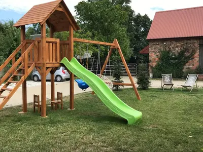 Plac zabaw dla dzieci w obiekcie Ranczo Popowice