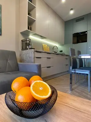 Kuchnia lub aneks kuchenny w obiekcie GREY House + free parking