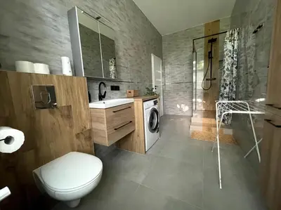Łazienka w obiekcie Big Apart next to Galeria Dominikańska - 4 Rooms