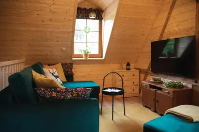 Telewizja i/lub zestaw kina domowego w obiekcie Dom Farmerski w Górach Stołowych