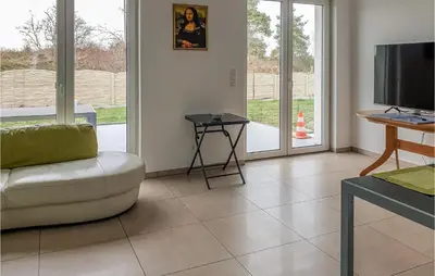 Telewizja i/lub zestaw kina domowego w obiekcie Beautiful Home In Dobra Krapkowice