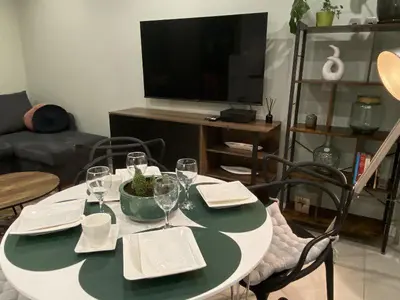 Telewizja i/lub zestaw kina domowego w obiekcie Apartament Błogi Sen III - komfortowy nocleg w spokojnej lokalizacji