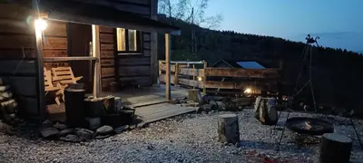 Przyroda w pobliżu tego domu w stylu alpejskim