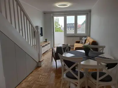 Telewizja i/lub zestaw kina domowego w obiekcie Duplex 250 m from Market Square