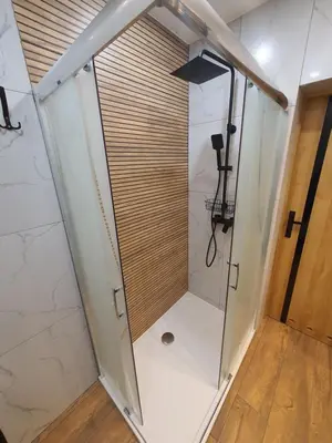 Łazienka w obiekcie JDK Apartamenty Legionów 32m2 4-osobowy