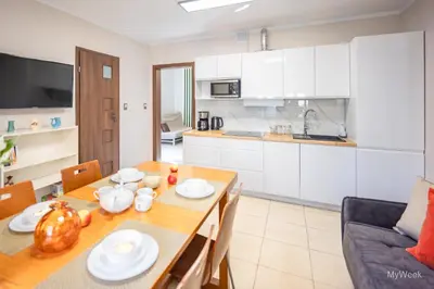 Kuchnia lub aneks kuchenny w obiekcie Apartament na deptaku z klimatyzacją, MyWeek