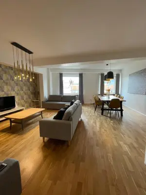 Telewizja i/lub zestaw kina domowego w obiekcie Boutique Apartments - Old Town 120m2 - Private Underground Parking -