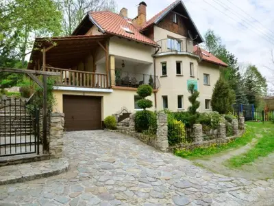 Budynek, w którym mieści się apartament