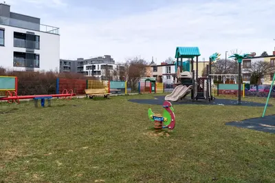 Plac zabaw dla dzieci w obiekcie LOTTE Apartment - parking podziemny, osiedle strzeżone
