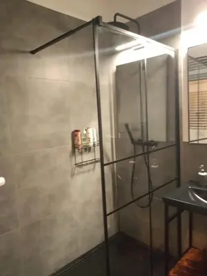Łazienka w obiekcie Apartament w Starym Mlynie Loft Różanka