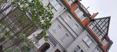 Budynek, w którym mieści się apartament