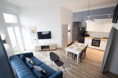 Kuchnia lub aneks kuchenny w obiekcie Panoramic Terrace, Family-Friendly, 1min to Square