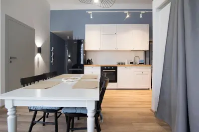 Kuchnia lub aneks kuchenny w obiekcie Panoramic Terrace, Family-Friendly, 1min to Square
