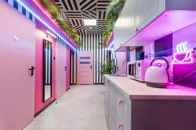 Kuchnia lub aneks kuchenny w obiekcie VICE CITY Hostel