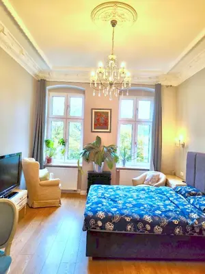 Łóżko lub łóżka w pokoju w obiekcie Cozy Room in Artistic District 2 Bathrooms Center