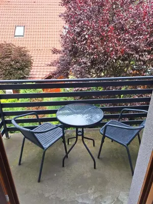 Balkon lub taras w obiekcie Apartamenty Dębowy Zakątek w Dolinie Baryczy
