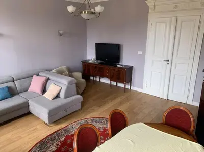 Telewizja i/lub zestaw kina domowego w obiekcie 3 Bedroom Lux Apartment Center