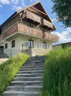 Budynek, w którym mieści się apartament