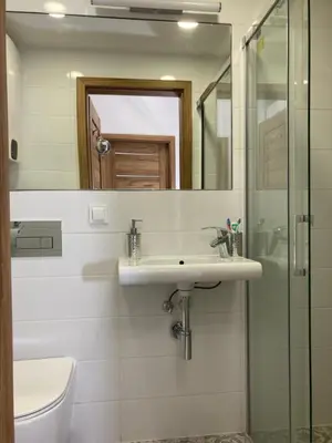 Łazienka w obiekcie nowy Apartament z tarasem i samodzielnym wejściem - Willa Sowia