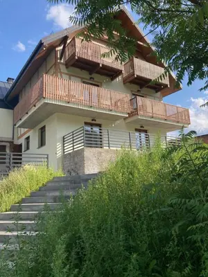 Budynek, w którym mieści się apartament