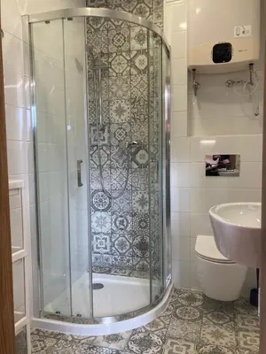 Łazienka w obiekcie nowy Rustykalny apartament z tarasem - Willa Sowia