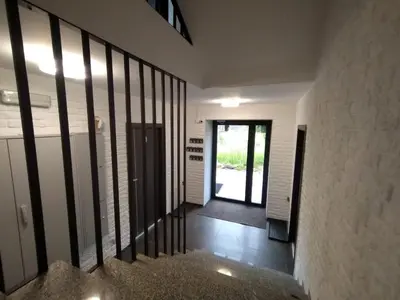 Plan piętra w obiekcie nowy Klimatyczny apartament z balkonem - Willa Sowia