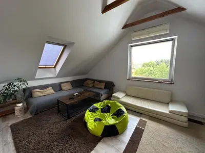 Część wypoczynkowa w obiekcie Willa Bukówka Dom całoroczny w górach nad jeziorem z jacuzzi i sauną