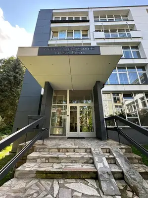 Budynek, w którym mieści się apartament